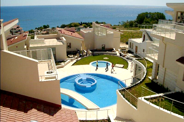 комплекс вилл "Sun Village" с панорамным видом на море в Болгарии